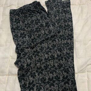 black printed leggings.